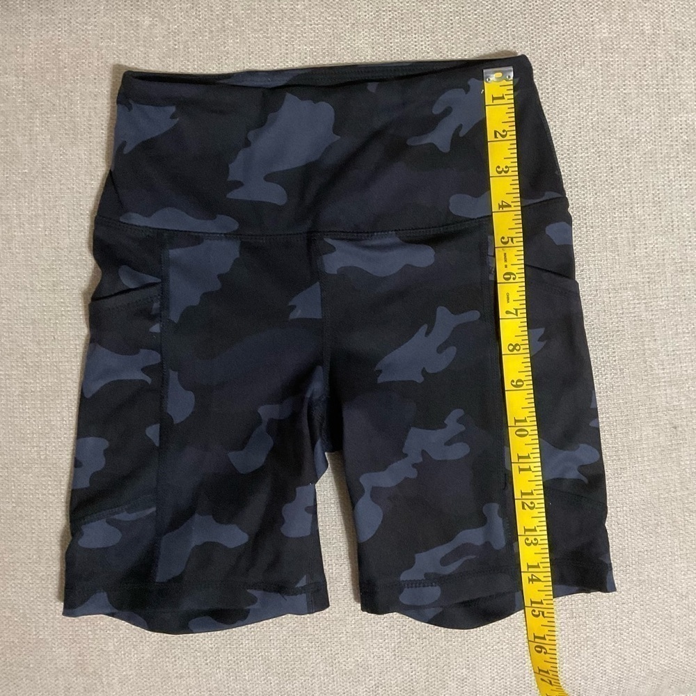 Yogalicious High Waist Squat Proof Side Pocket Shorts - Picture 4 of 9